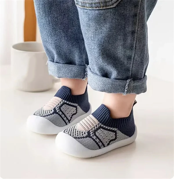 Infant/toddler outlet shoes